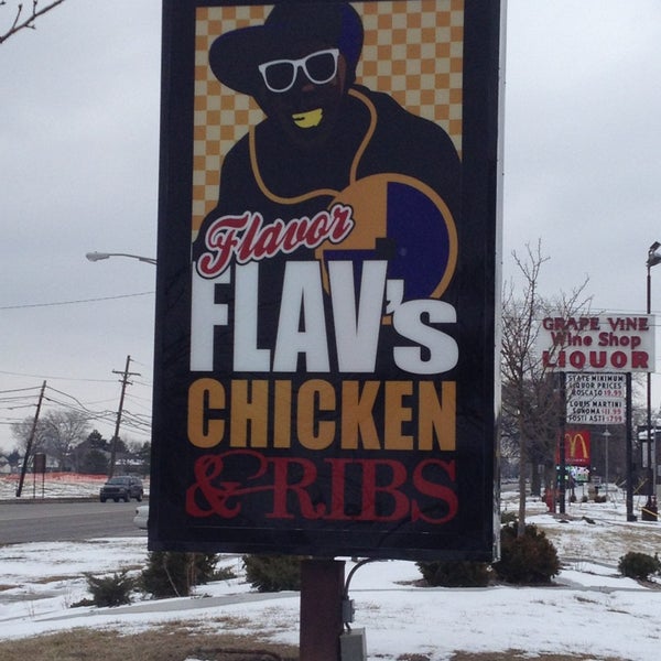 Das Foto wurde bei Flavor Flav&#39;s Chicken &amp; Ribs von Boudicca am 2/24/2013 aufgenommen