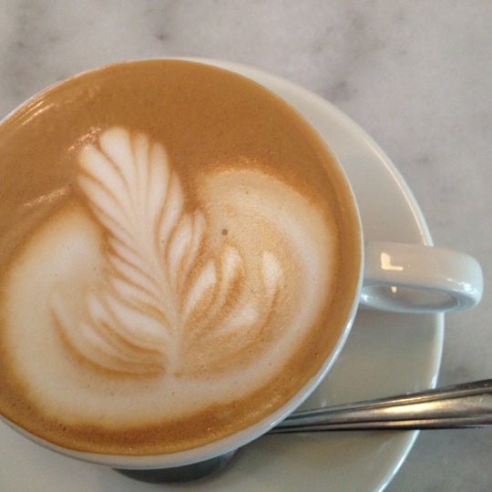 11/14/2012 tarihinde Grace W.ziyaretçi tarafından Cafe Sophie'de çekilen fotoğraf