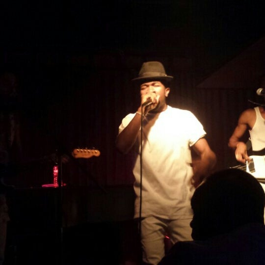 Photo taken at Gin Fizz Harlem by Eric P. on 7/16/2015