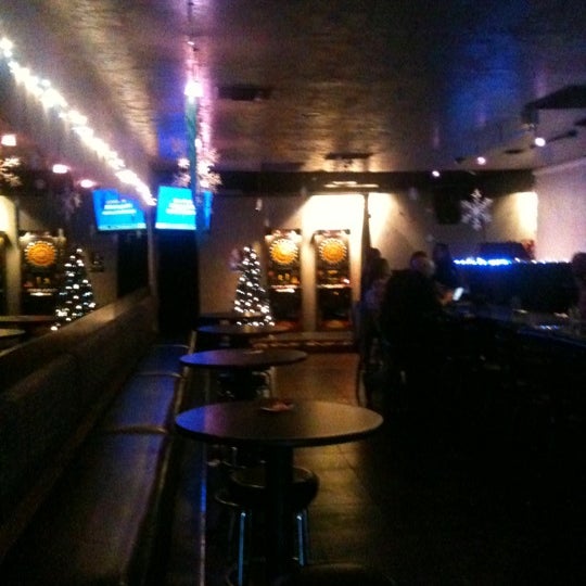 12/10/2012 tarihinde Dax C.ziyaretçi tarafından Woody&#39;s Bar'de çekilen fotoğraf