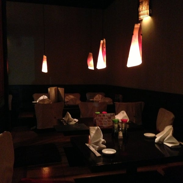 Das Foto wurde bei Toni&#39;s Sushi Bar von Katerina R. am 1/12/2013 aufgenommen