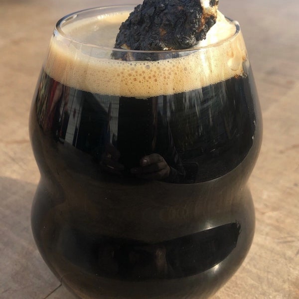 Foto diambil di Burnt Marshmallow Brewing and Rudbeckia Winery oleh Joel&amp;Megan H. pada 10/19/2019