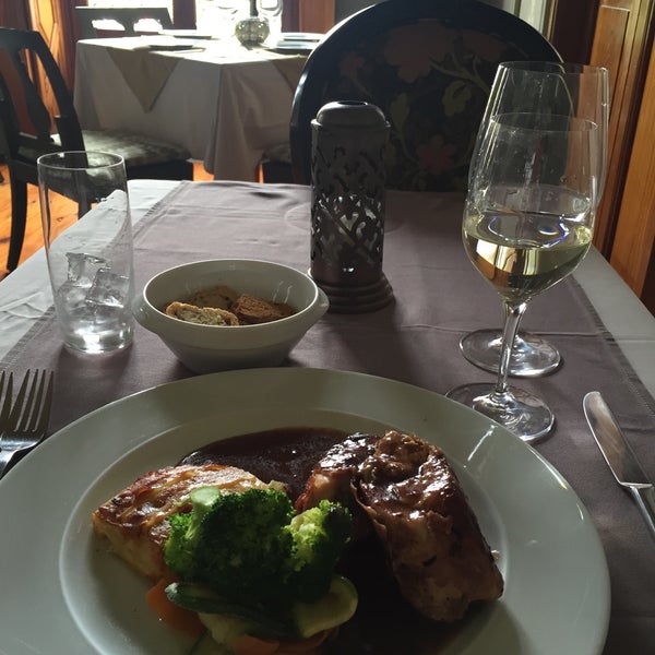 Foto diambil di Restaurante La Aldaba oleh Omar P. pada 10/18/2015