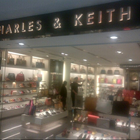 Charles & Keith Store Outlet in Orchard, Singapore Editorial Photo - Image  of american, commerce: 163632906