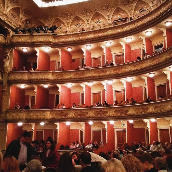 10/13/2019 tarihinde Mykyta K.ziyaretçi tarafından Театр ім. Івана Франка / Ivan Franko Theater'de çekilen fotoğraf