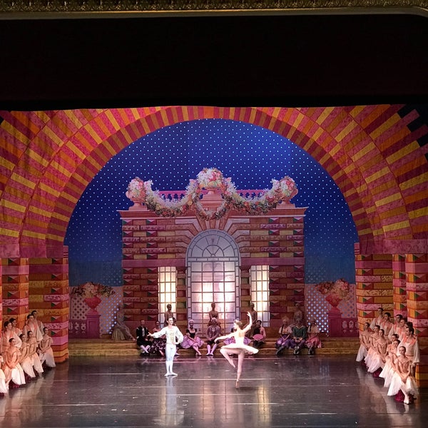 Foto tirada no(a) Opera and Ballet Theatre por Alla L. em 1/7/2020