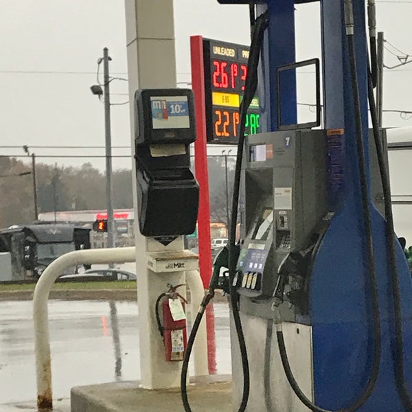 Meijer Gas Station 746 E 16th St