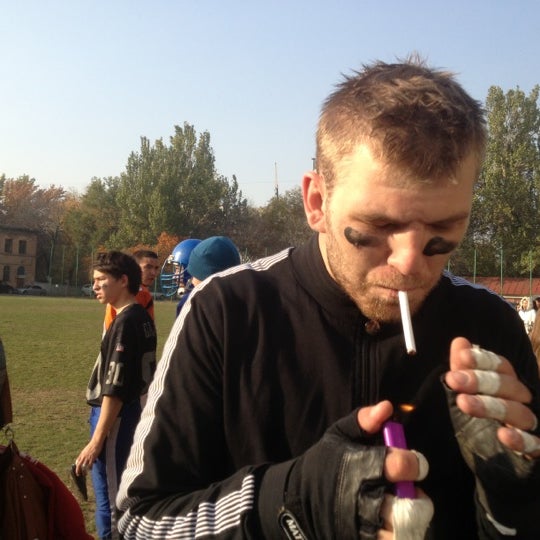 Стадион медик на молодежной