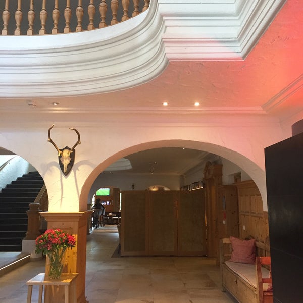 9/17/2017 tarihinde Aleksandra B.ziyaretçi tarafından Hotel Bachmair Weissach'de çekilen fotoğraf