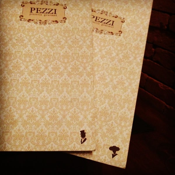 Photo prise au Pezzi Pizzeria Gourmet par Marcio M. le4/1/2013