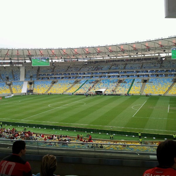 Das Foto wurde bei Estádio Jornalista Mário Filho (Maracanã) von Marcela O. am 9/29/2013 aufgenommen