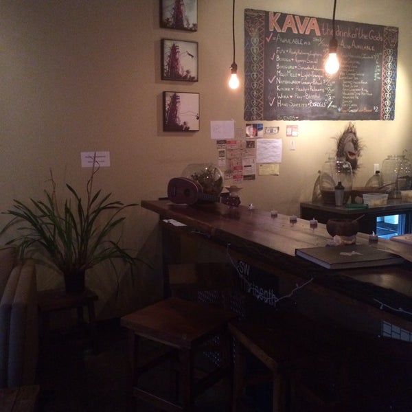 รูปภาพถ่ายที่ Bula Kava House โดย Eva L. เมื่อ 2/24/2014