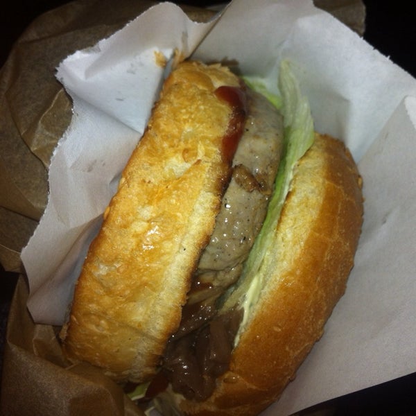Foto tirada no(a) Burger Farm por Наталка К. em 11/15/2013