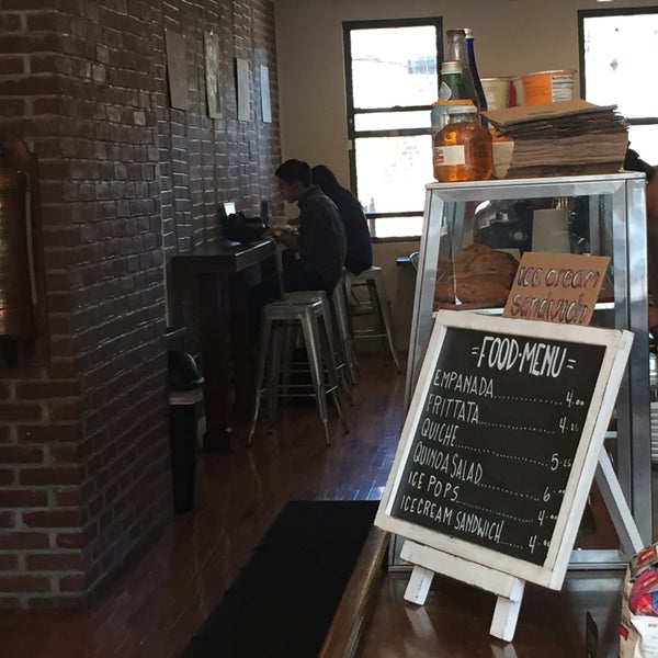 9/29/2015에 Jason B.님이 BKG Coffee Roasters에서 찍은 사진