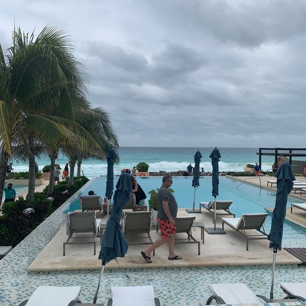 3/13/2022にAzizk 🌴がSecrets The Vine Cancúnで撮った写真