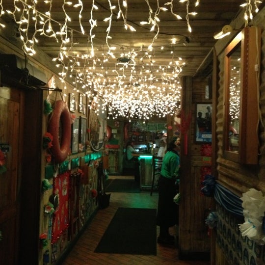 Flanigans Diner Christmas 2022 Photos At Flanigan's Seafood Bar & Grill - 9516 Harding Ave