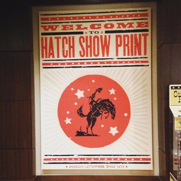 10/17/2015 tarihinde Gina M.ziyaretçi tarafından Hatch Show Print'de çekilen fotoğraf