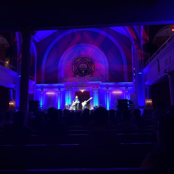 Foto scattata a Sixth &amp; I Historic Synagogue da Katherine S. il 12/9/2019