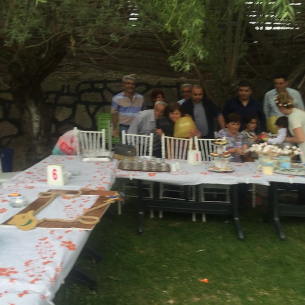 Foto tirada no(a) Paşa Restaurant&amp;Kır Düğünü por Yücel A. em 5/29/2016