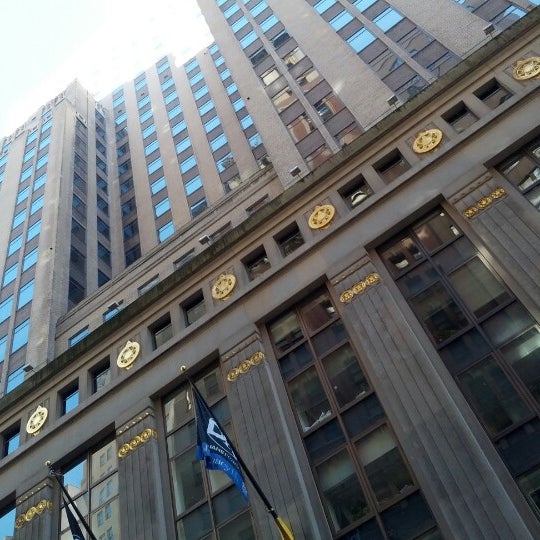 รูปภาพถ่ายที่ 44 Wall Street โดย Vinícius S. เมื่อ 10/13/2012