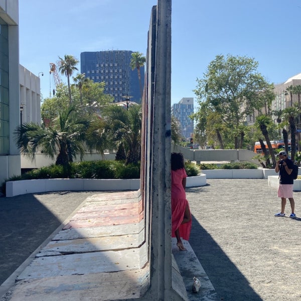 Berlin Wall Segments Miracle Mile 5900 Wilshire Blvd