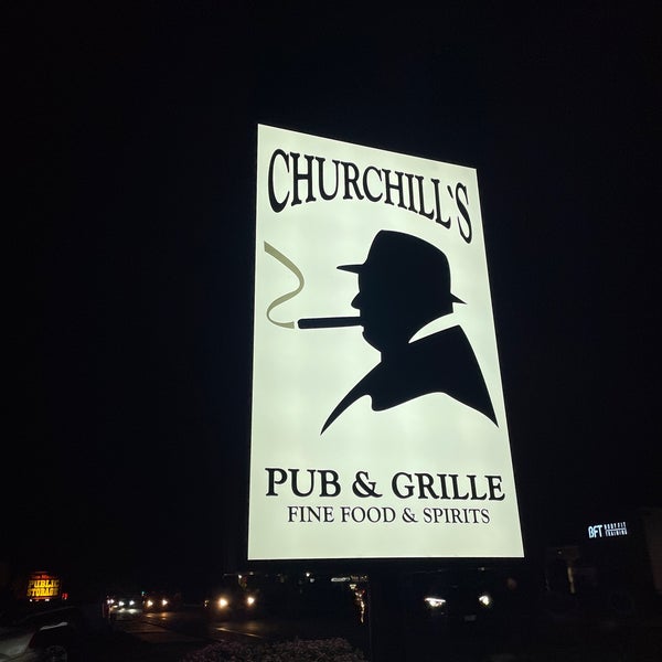 Снимок сделан в Churchill&#39;s Pub &amp; Grille пользователем Anthony J. 4/11/2024
