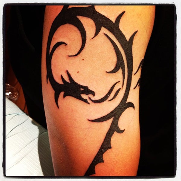 4/3/2013にUtsav R.がRising Dragon Tattoosで撮った写真