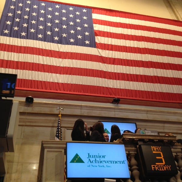 Das Foto wurde bei New York Stock Exchange von Flávio C. am 5/3/2013 aufgenommen