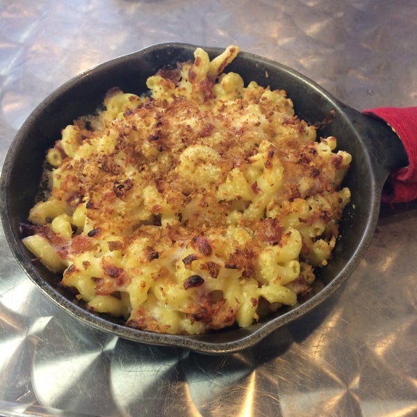 Photo taken at Cheese-ology Macaroni &amp; Cheese by Sean M. on 4/23/2014