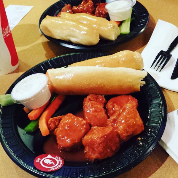 WingsnThings San Diego'da Kanatçı