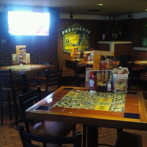 Photo taken at Chili&#39;s Grill &amp; Bar by Anthony L. on 11/27/2012