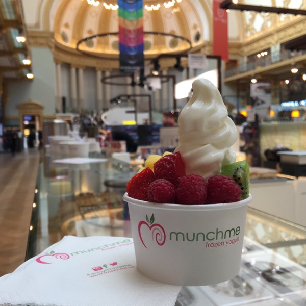 Das Foto wurde bei Munch Me Frozen Yogurt von Munch Me Frozen Yogurt am 2/15/2016 aufgenommen