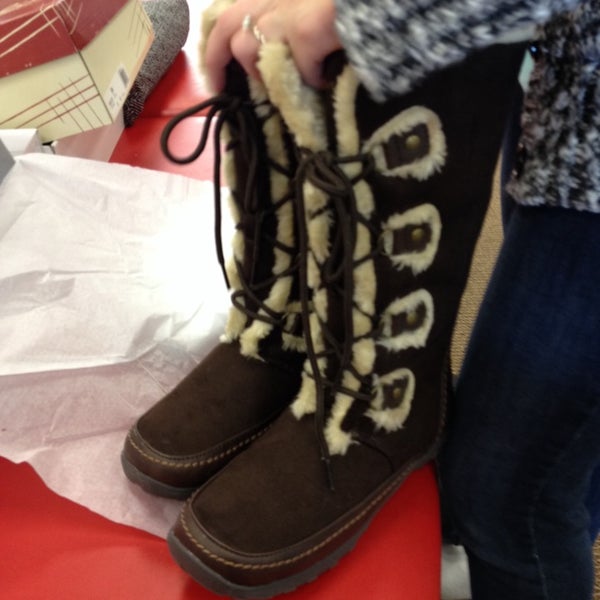 Famous Footwear Hilliard, OH