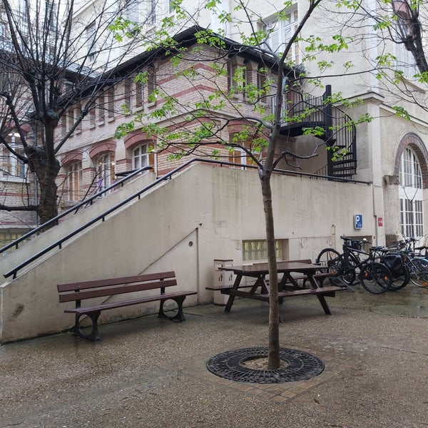 Foto diambil di Institut Catholique de Paris oleh J.D. C. pada 2/25/2020