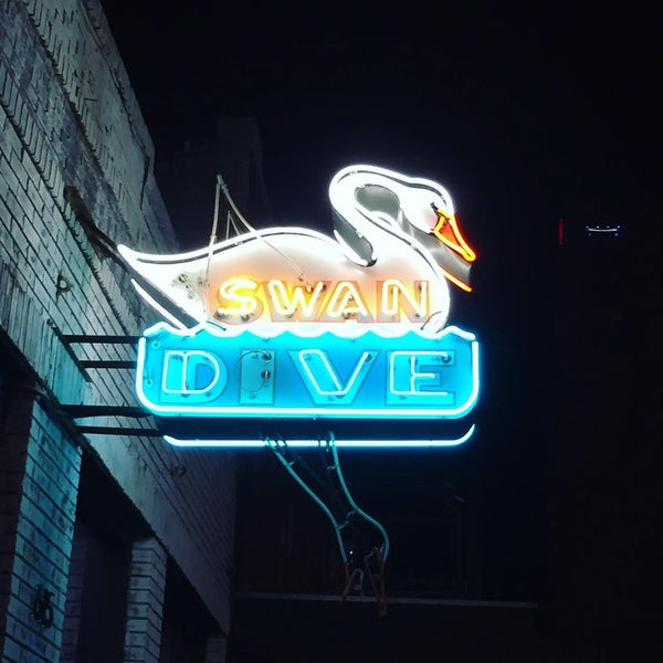 3/14/2016 tarihinde Wolfgang W.ziyaretçi tarafından Swan Dive'de çekilen fotoğraf
