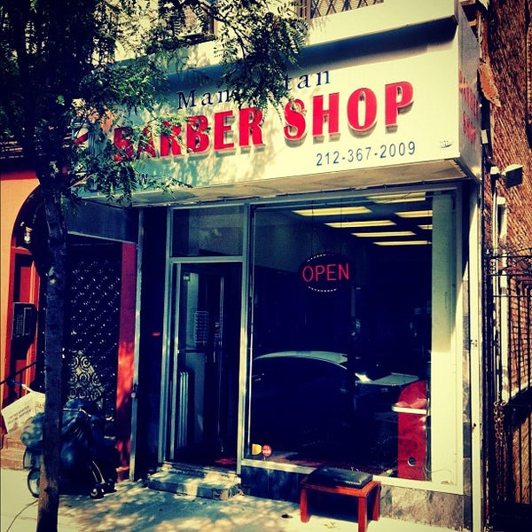 Photo taken at Manhattan Barber Shop by Gabriel L. on 9/19/2012