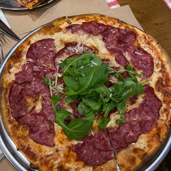 Снимок сделан в The Italian Cut - Pizza&amp;Kitchen пользователем Ferdi E. 10/17/2021