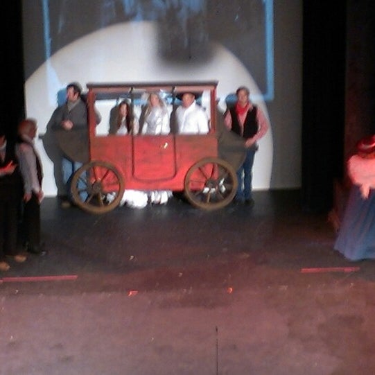 รูปภาพถ่ายที่ Campus Theatre โดย Brett R. เมื่อ 7/12/2013