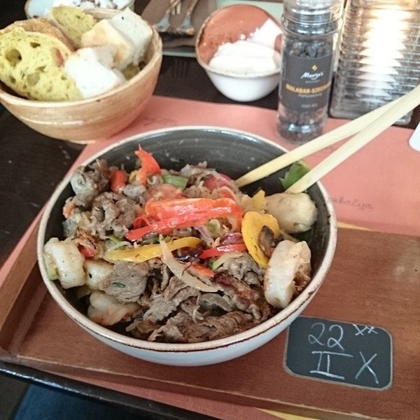 Das Foto wurde bei Mongo’s Restaurant München von Alexey K. am 7/5/2014 aufgenommen