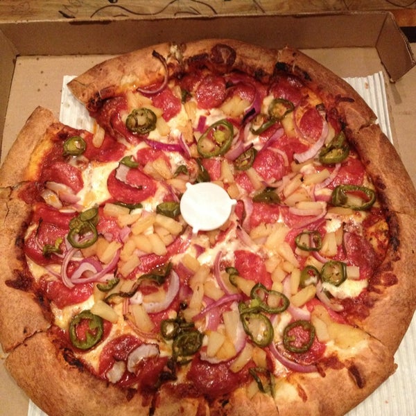 12/22/2012にTony C.がWoodstock&#39;s Pizzaで撮った写真