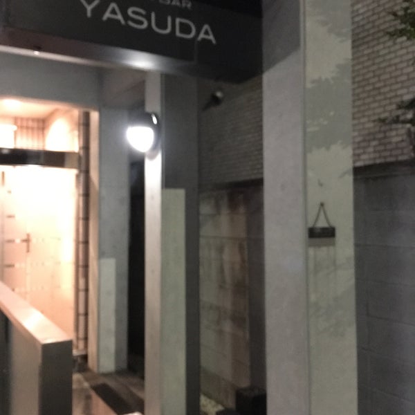 Foto tirada no(a) Sushi Bar Yasuda por Nalin N. em 11/17/2016