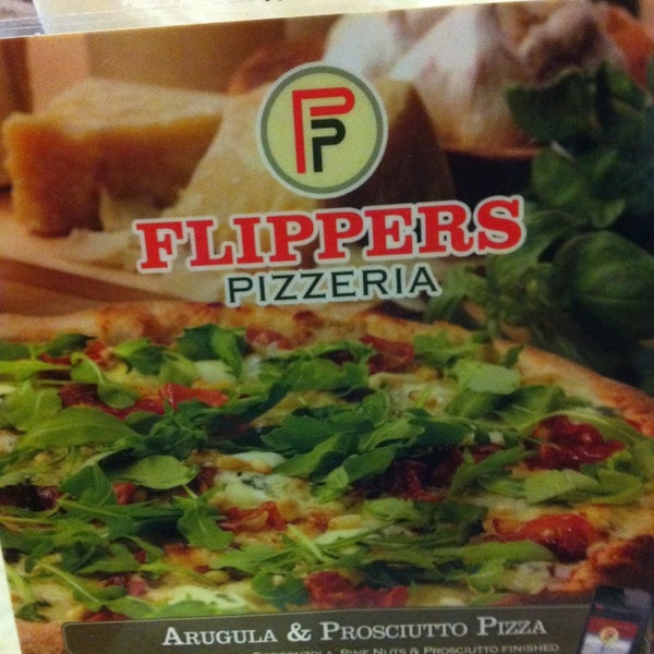 Foto tomada en Flippers Pizzeria  por Alice Yoko T. el 8/13/2013