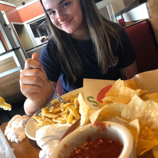 Photo taken at Chili&#39;s Grill &amp; Bar by Russ 🔥 C. on 5/11/2019