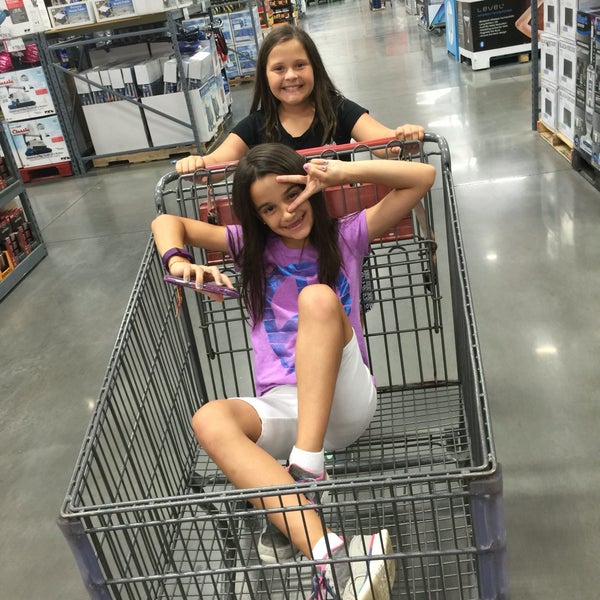 BJ's Wholesale Club Mechanicsville'de İndirimli Depo Mağazası