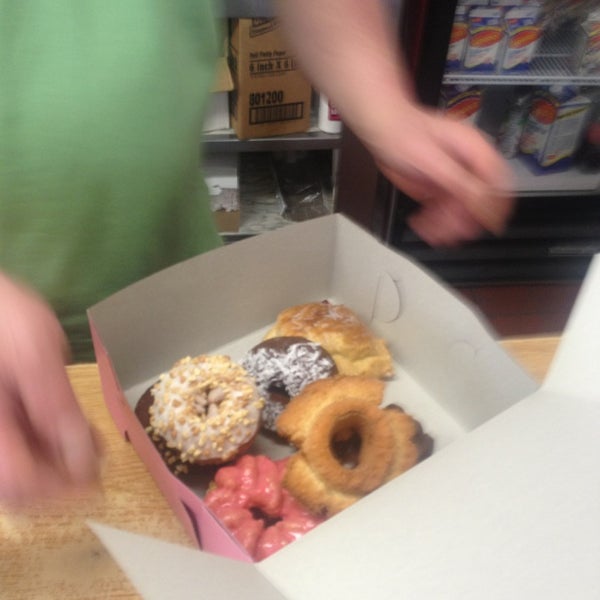 Donut & Muffin Factory Downtown Auburn 4 tips