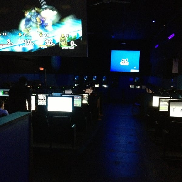 Flippers Cinema Movie Theater in Driftwood