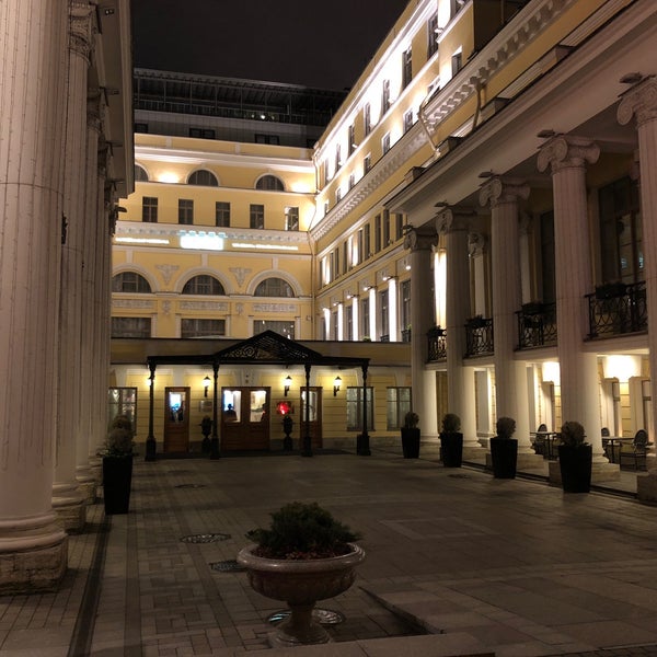 11/27/2017 tarihinde Илья Н.ziyaretçi tarafından The Official State Hermitage Hotel'de çekilen fotoğraf