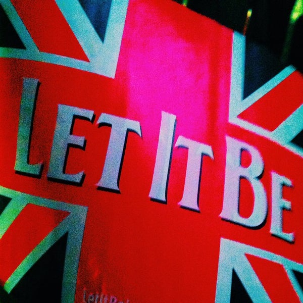 Foto tirada no(a) Let It Be Pub por Paulo Henrique S. em 11/15/2014