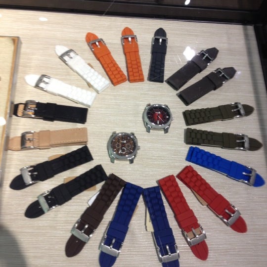 Fossil - 8401 Gateway Blvd W