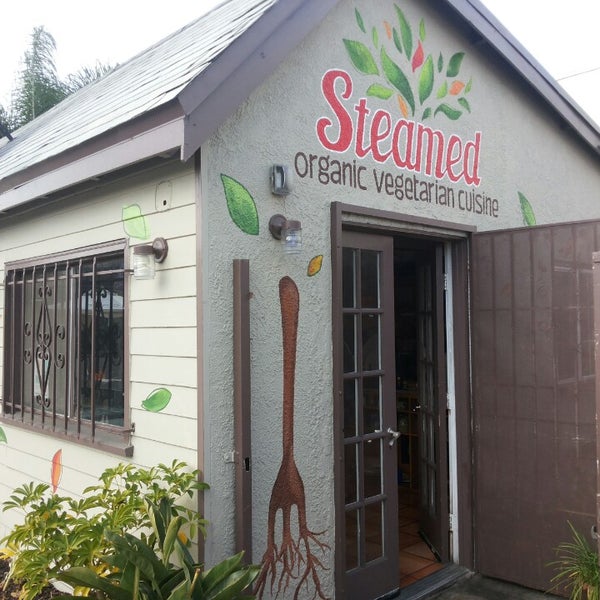 2/7/2014 tarihinde Pierre B.ziyaretçi tarafından Steamed Organic Vegetarian Cuisine'de çekilen fotoğraf
